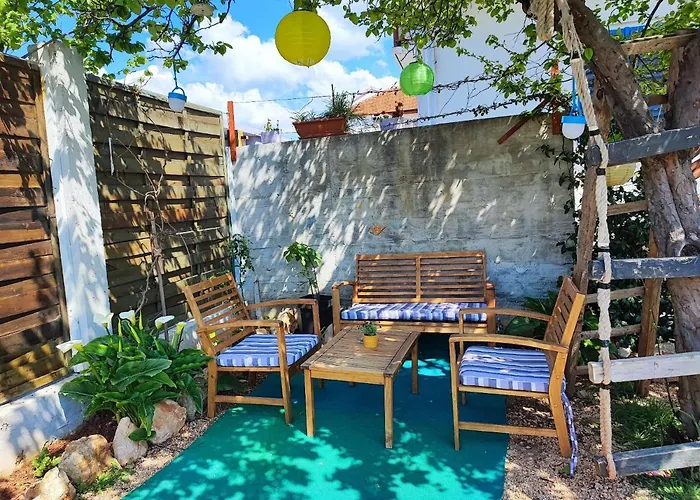 Daire Kima With Garden *