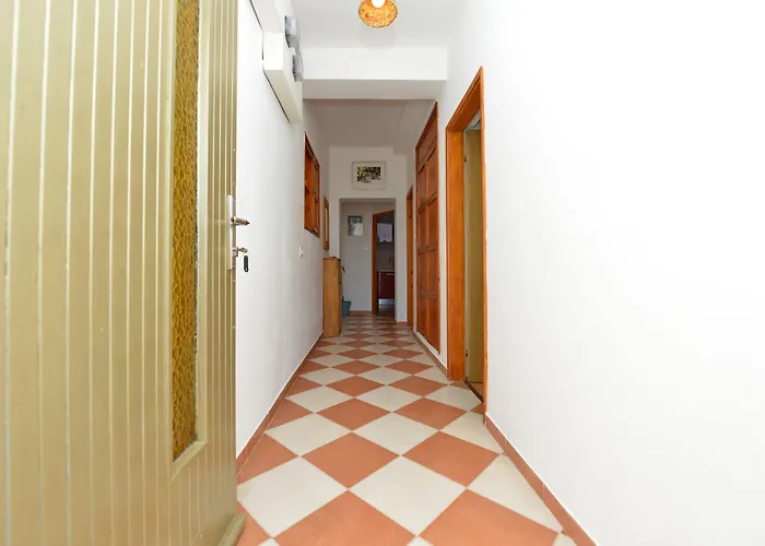 Daire Kima With Garden *