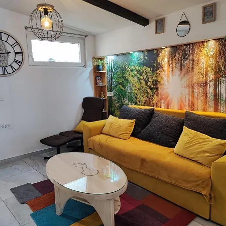 Kimano 2 With Garden In Apartment Zadar