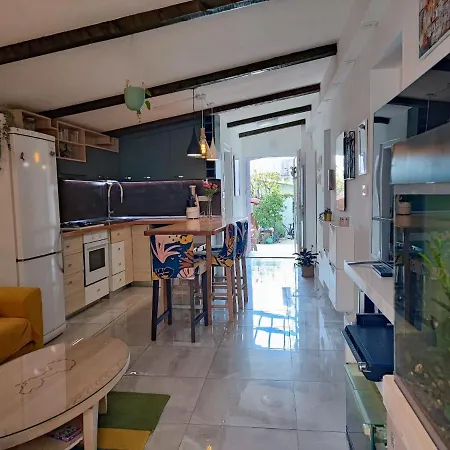 Apartment Kimano 2 With Garden In Zadar