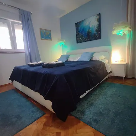 3 Bedroom Sleeps 6 - Private Garden זאדאר