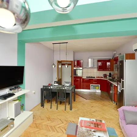 Lejlighed Kima With Garden