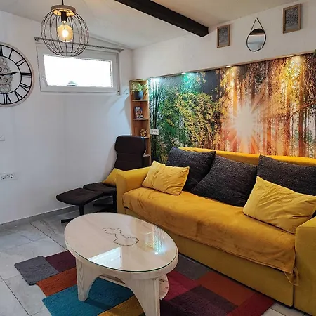 Kima Apartman With Garden Apartamento