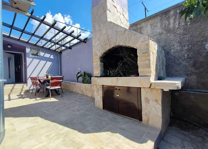 Kima With Garden Apartment *
